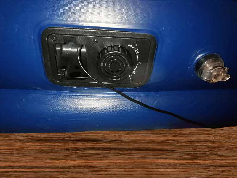 Eingebaute Pumpe am Active Era Luftbett
